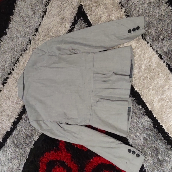 Beautiful grey blazer by Banana Republic 🌼 - Picture 7 of 16